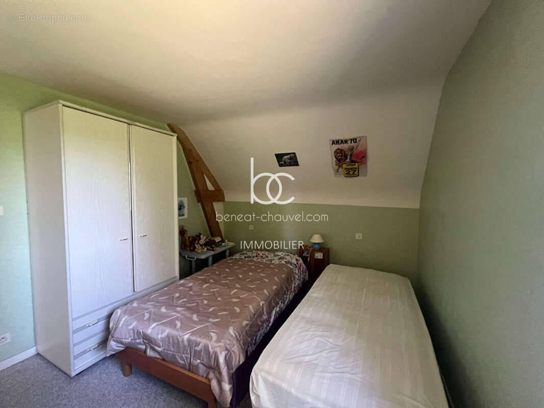 SARZEAU GOLFE - Maison familiale à vendre à BRILLAC  5 chambres et combles aménagés - photo 9