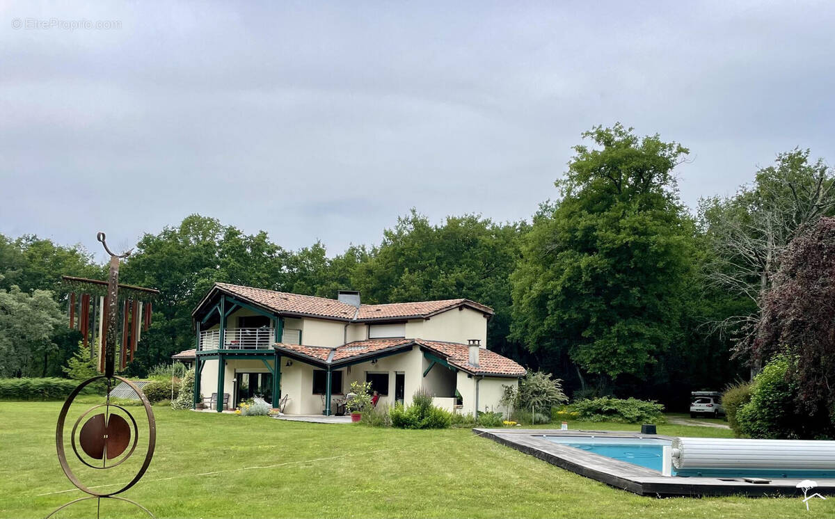 Maison à SAINT-SYMPHORIEN