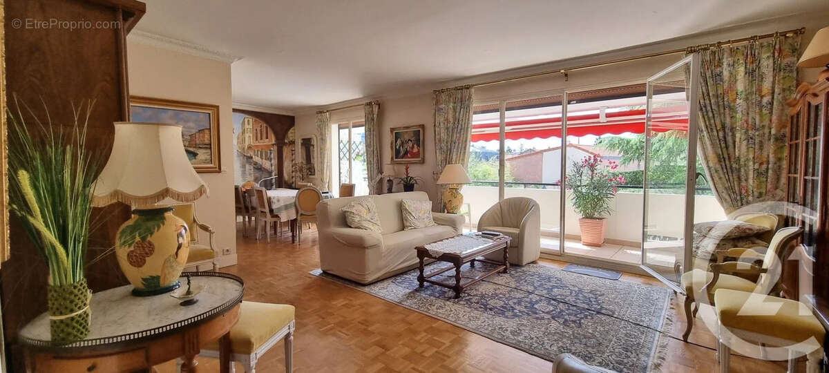 Appartement à SAINT-MAUR-DES-FOSSES