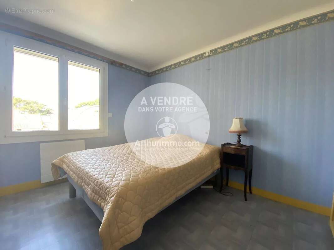 Maison de 120 m2, 5 garages sur terrain clos de plus de 1000 m² - photo 8