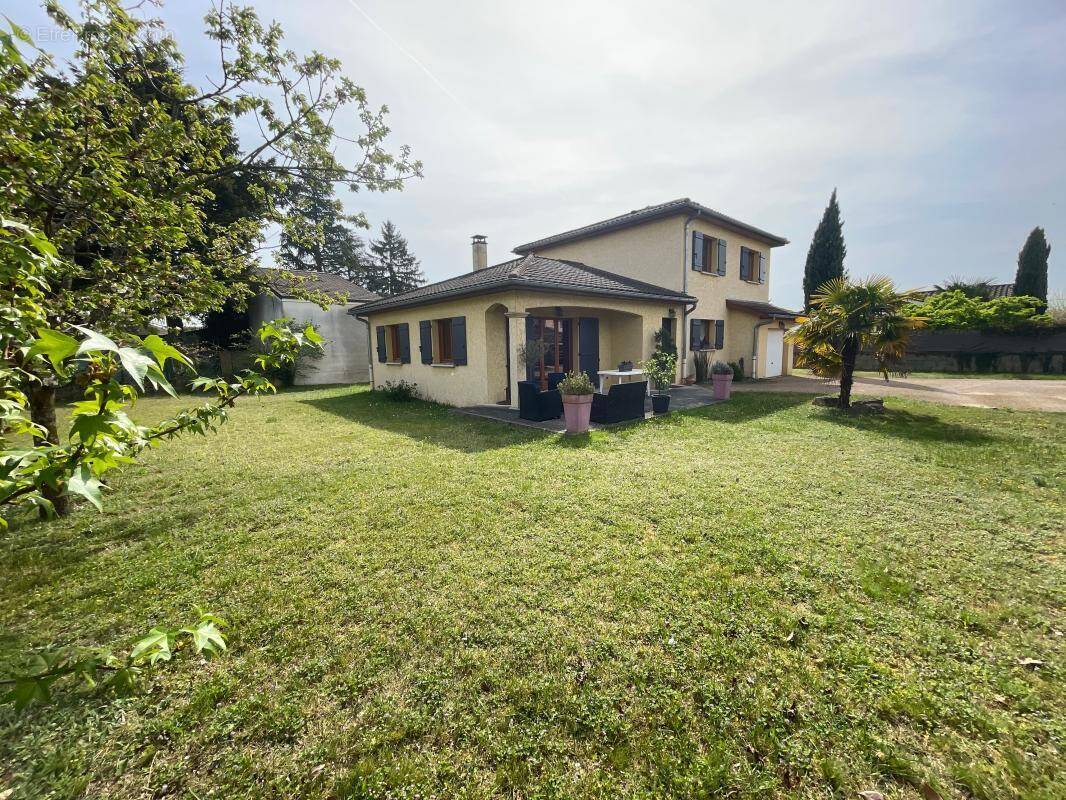 Maison à SAINT-ROMAIN-DE-JALIONAS