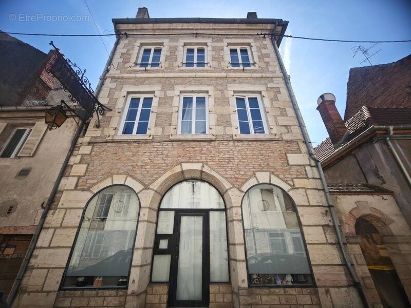 Maison à AUXONNE