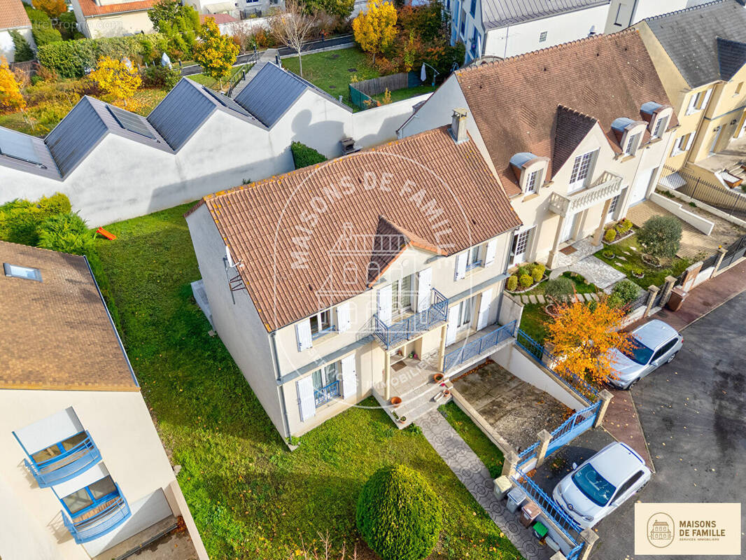 Maison à SARTROUVILLE