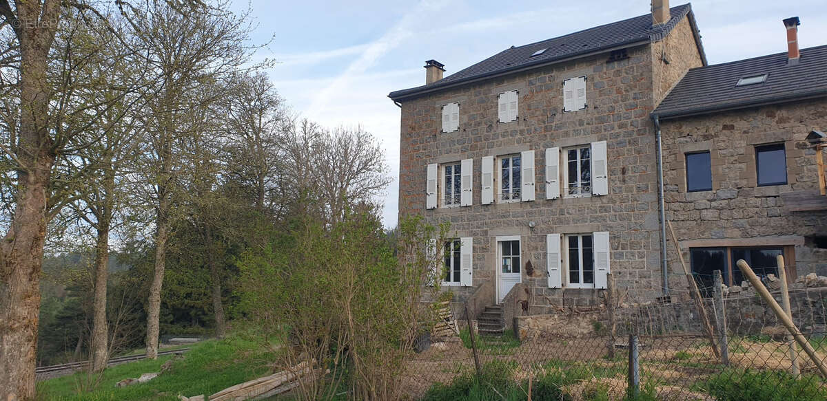 Maison à LE CHAMBON-SUR-LIGNON