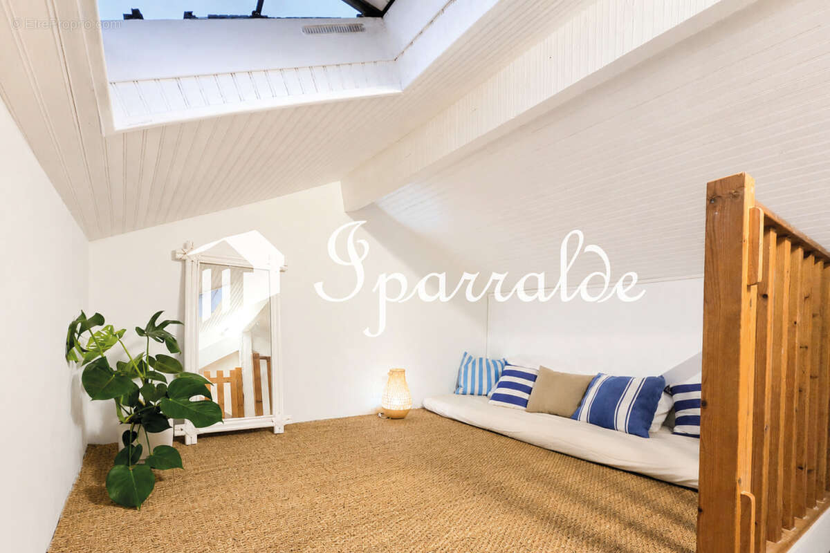 Appartement T3 bis meublé avec balcons   Centre-ville d'Hendaye   74 m2 - photo 18