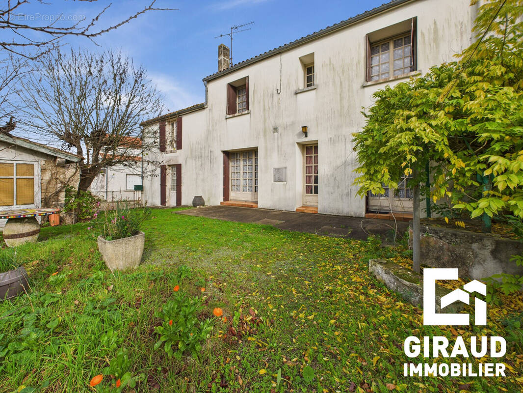Maison à SAINT-PIERRE-LE-VIEUX