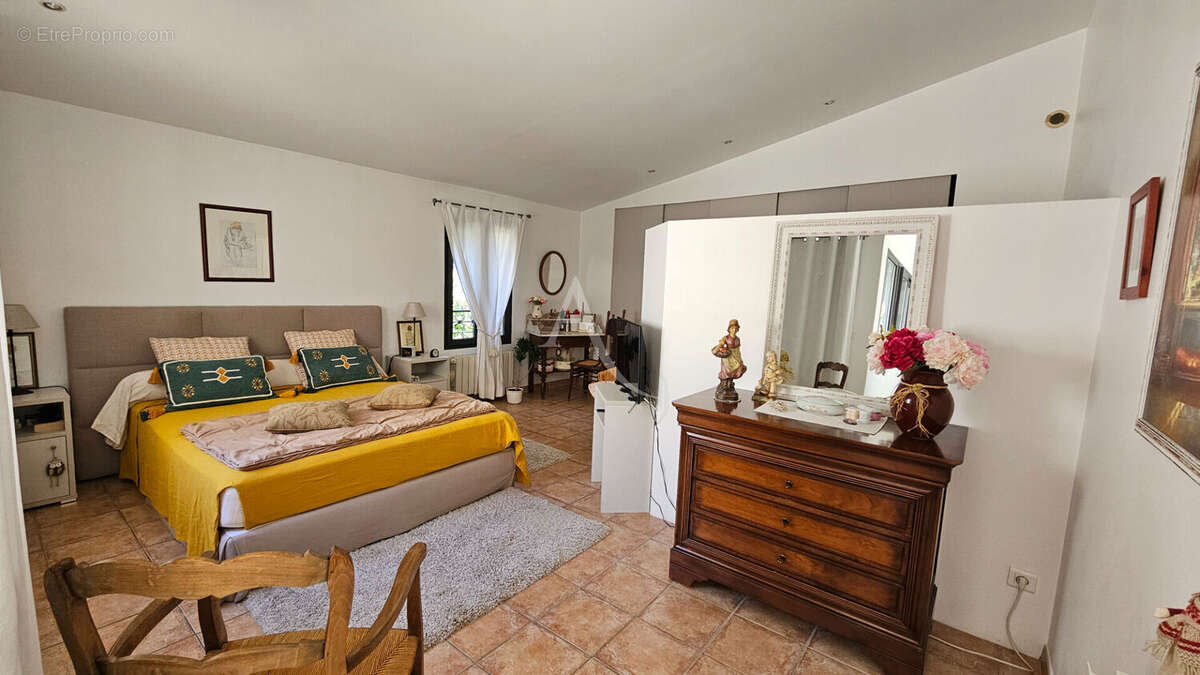 Maison Nimes 5 pièce(s) 145.57m² - photo 9
