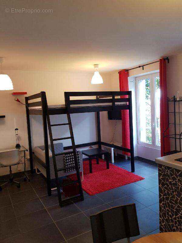 Studio meublé avec locataire en place à Saint Etienne 1 pièce 27 m2 - photo 2