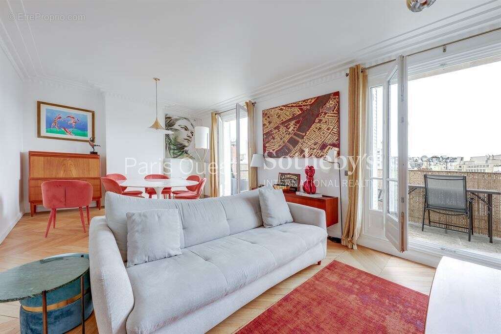 Appartement à PARIS-17E