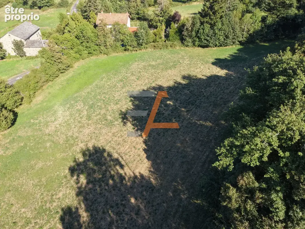 Terrain à SAINT-ETIENNE-LARDEYROL