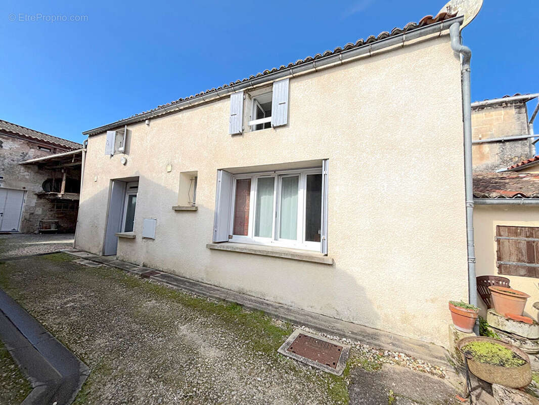 Appartement à SAUJON