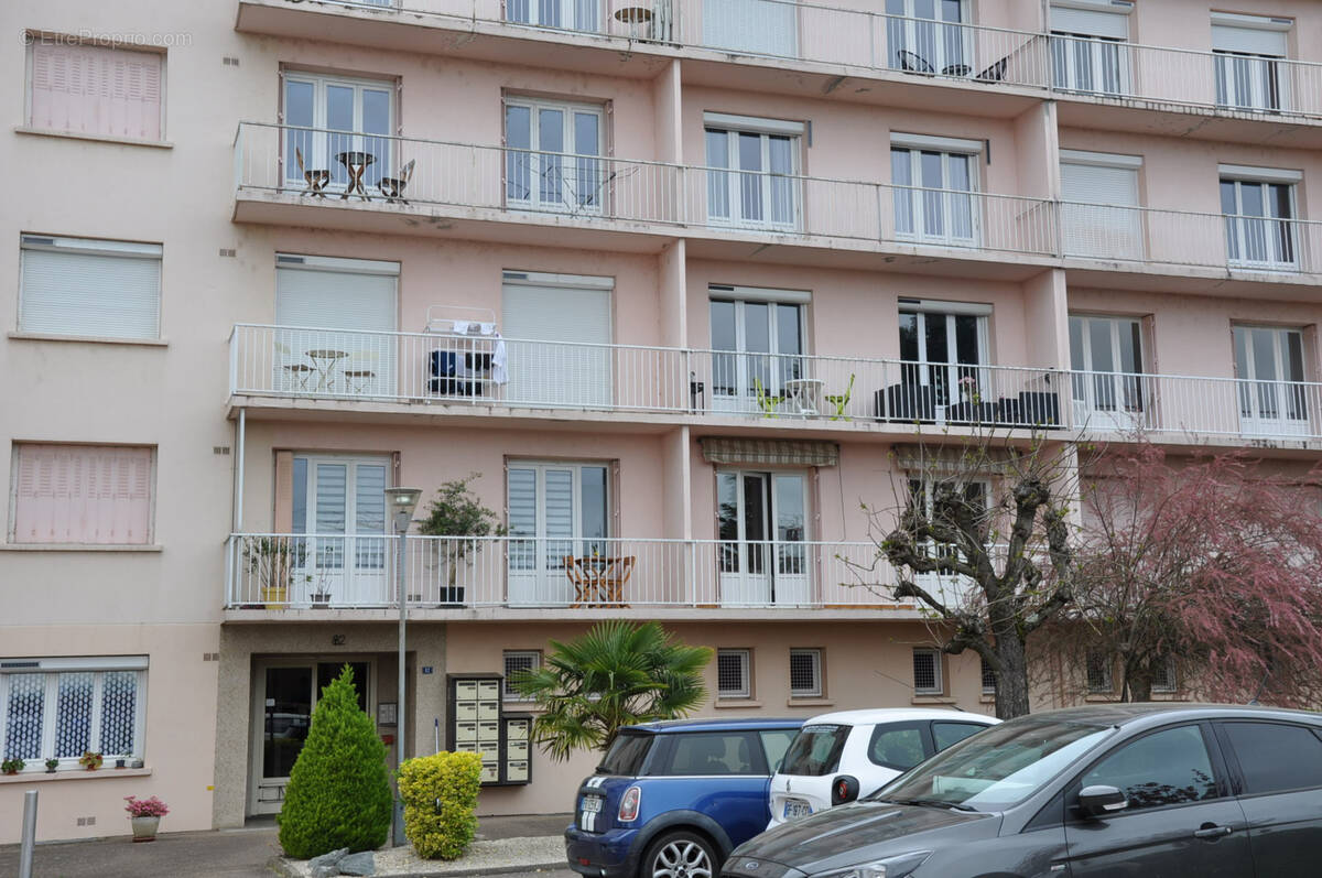 Appartement à RIORGES