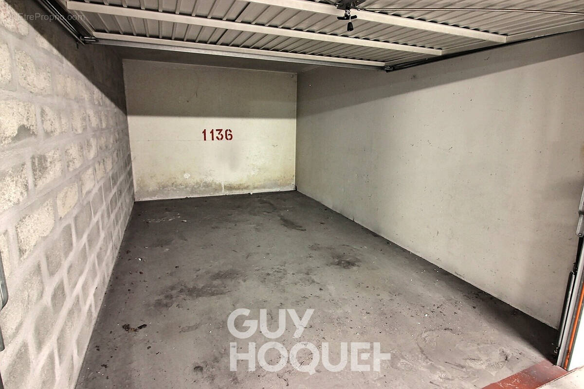 Parking à RUEIL-MALMAISON