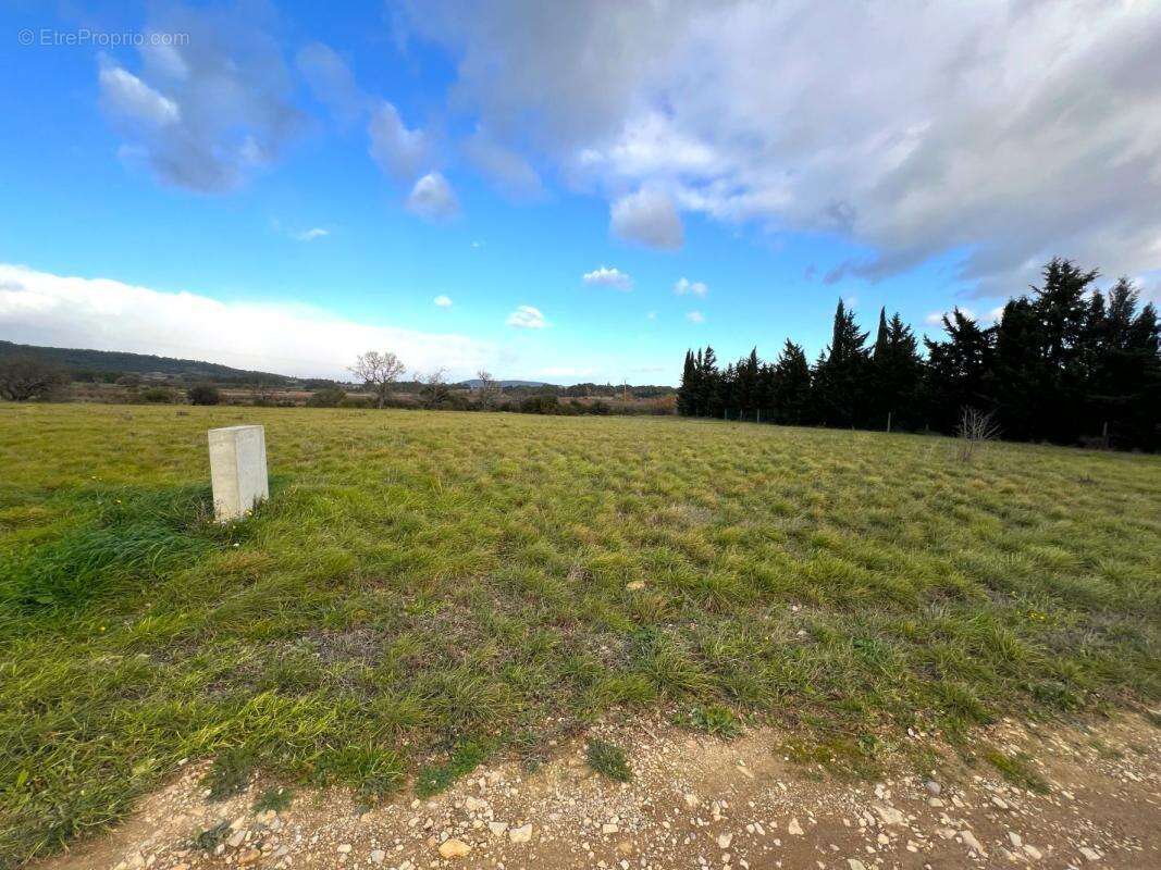 Terrain à POUZOLS-MINERVOIS