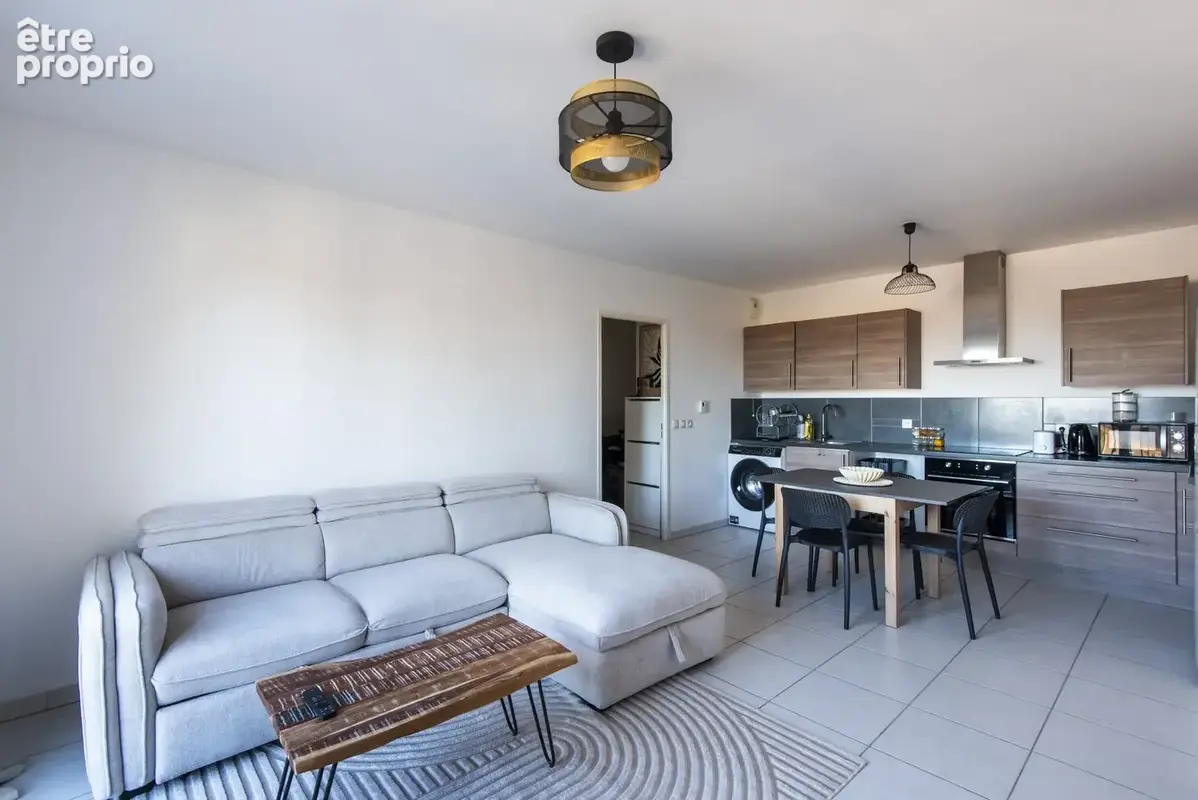 Appartement 3 pièces 56 m² à vendre à Salon-De-Provence (13300) - photo 2