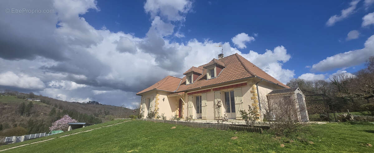 Maison à BEYNAT