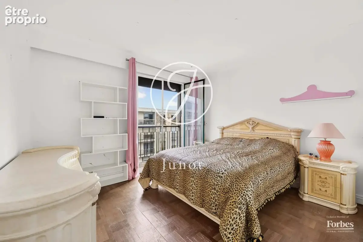Paris 16e - PASSY / TOUR - Appartement - 5 pièces - 128,60m² Carrez - 3 chambres - photo 9