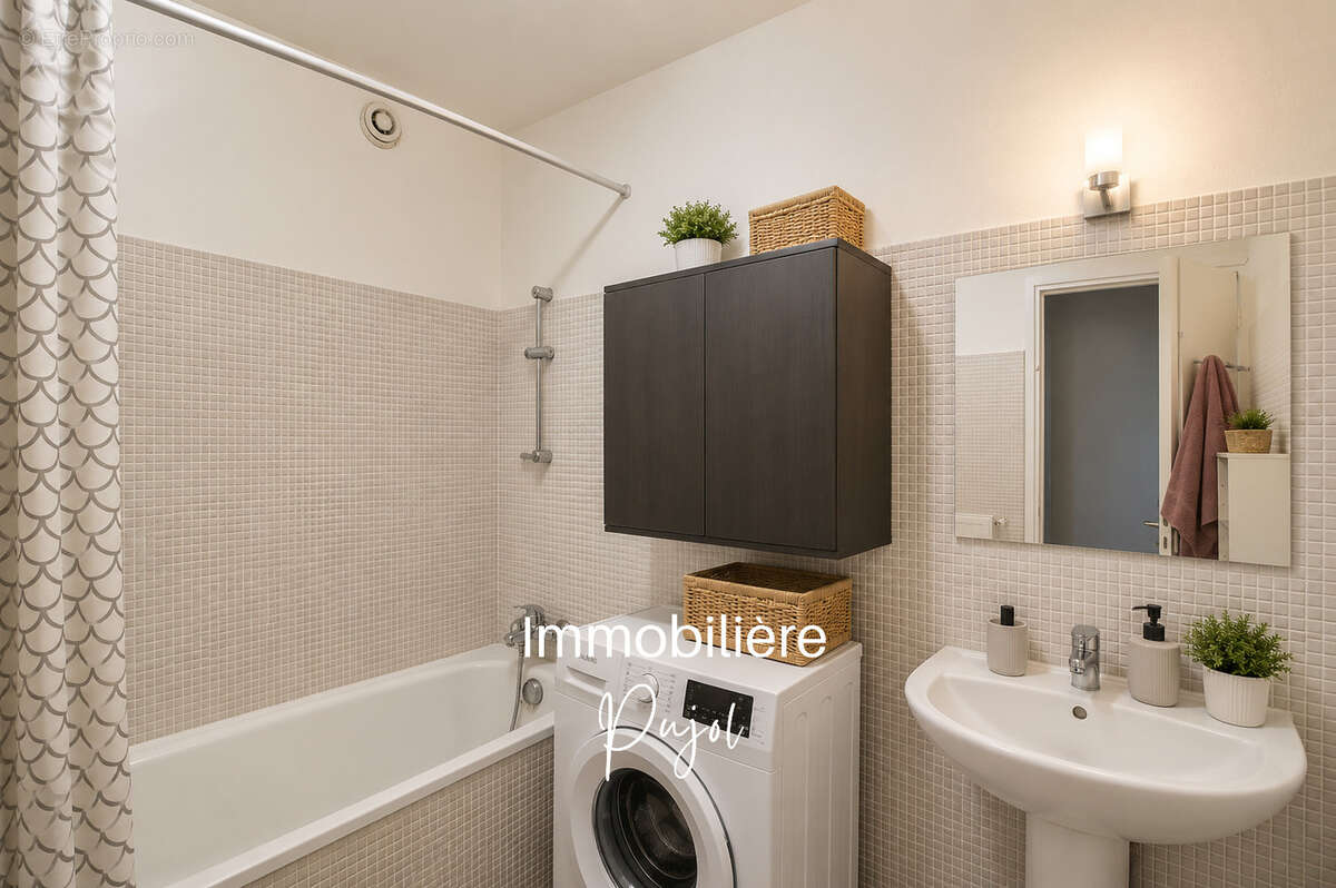 Appartement à MARSEILLE-4E