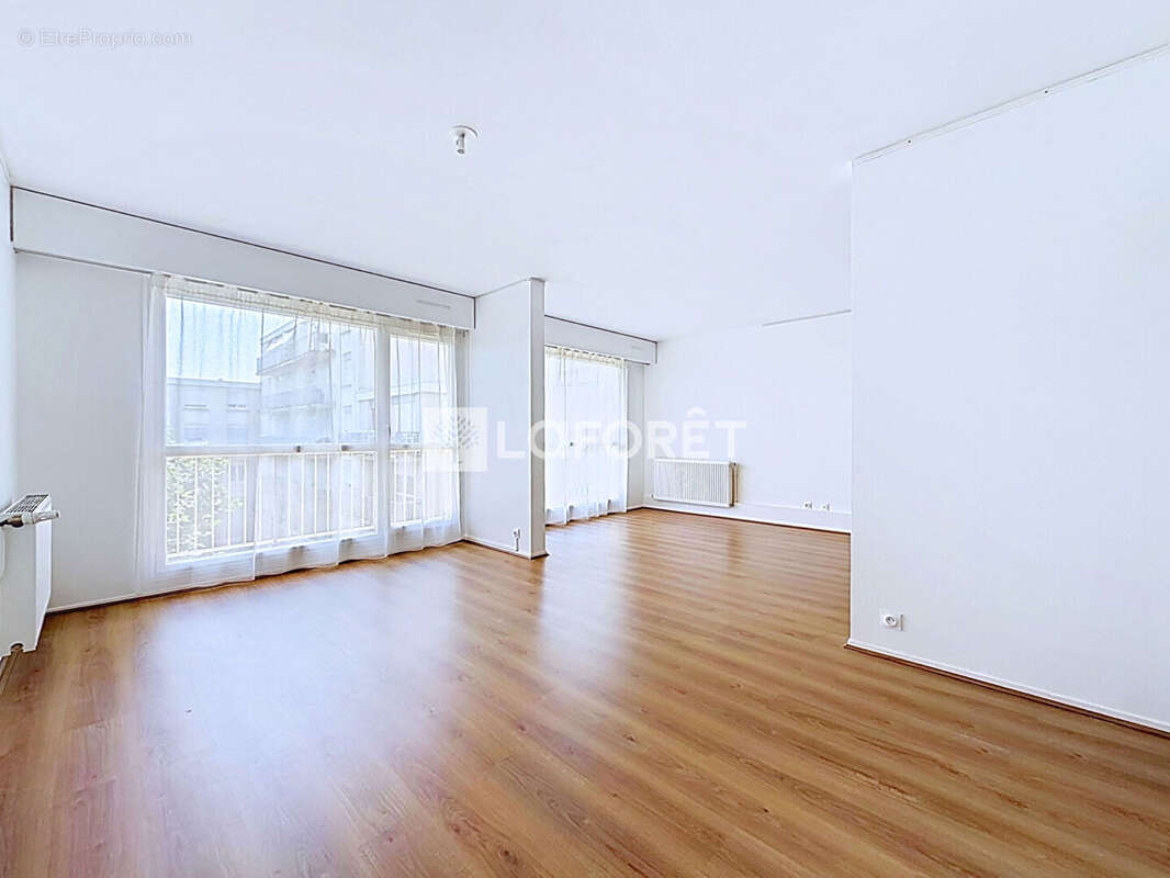 Appartement à MAINVILLIERS