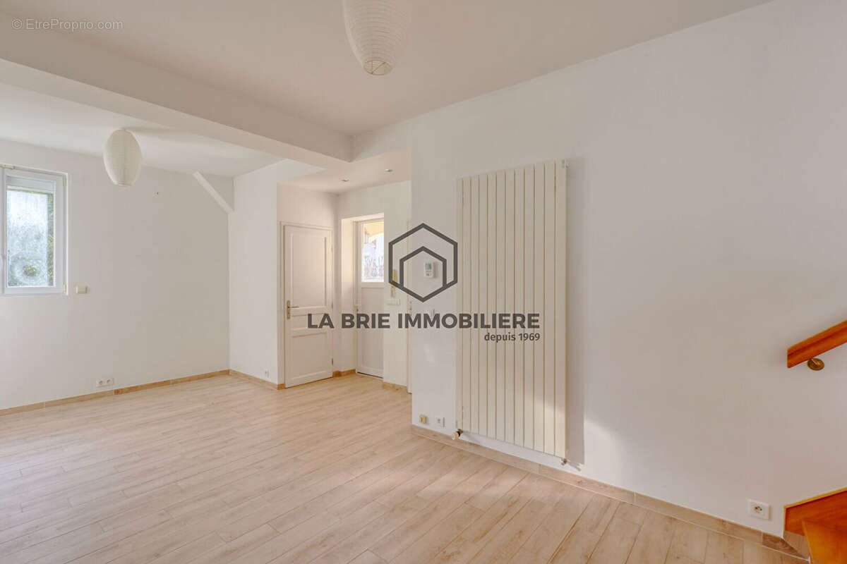 Maison à VILLECRESNES