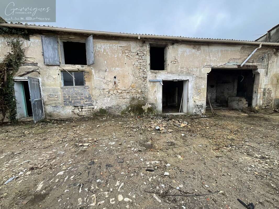Maison à MILHAUD