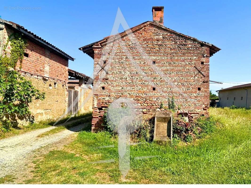 Maison à LAVERNOSE-LACASSE