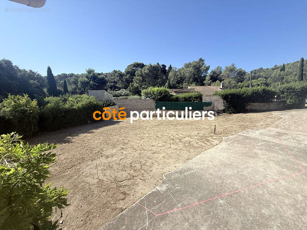 Terrain à CALVISSON