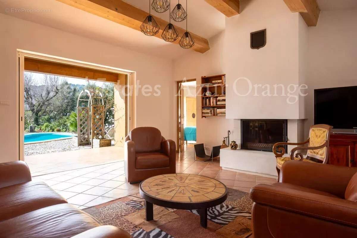 Maison à LA GARDE-FREINET