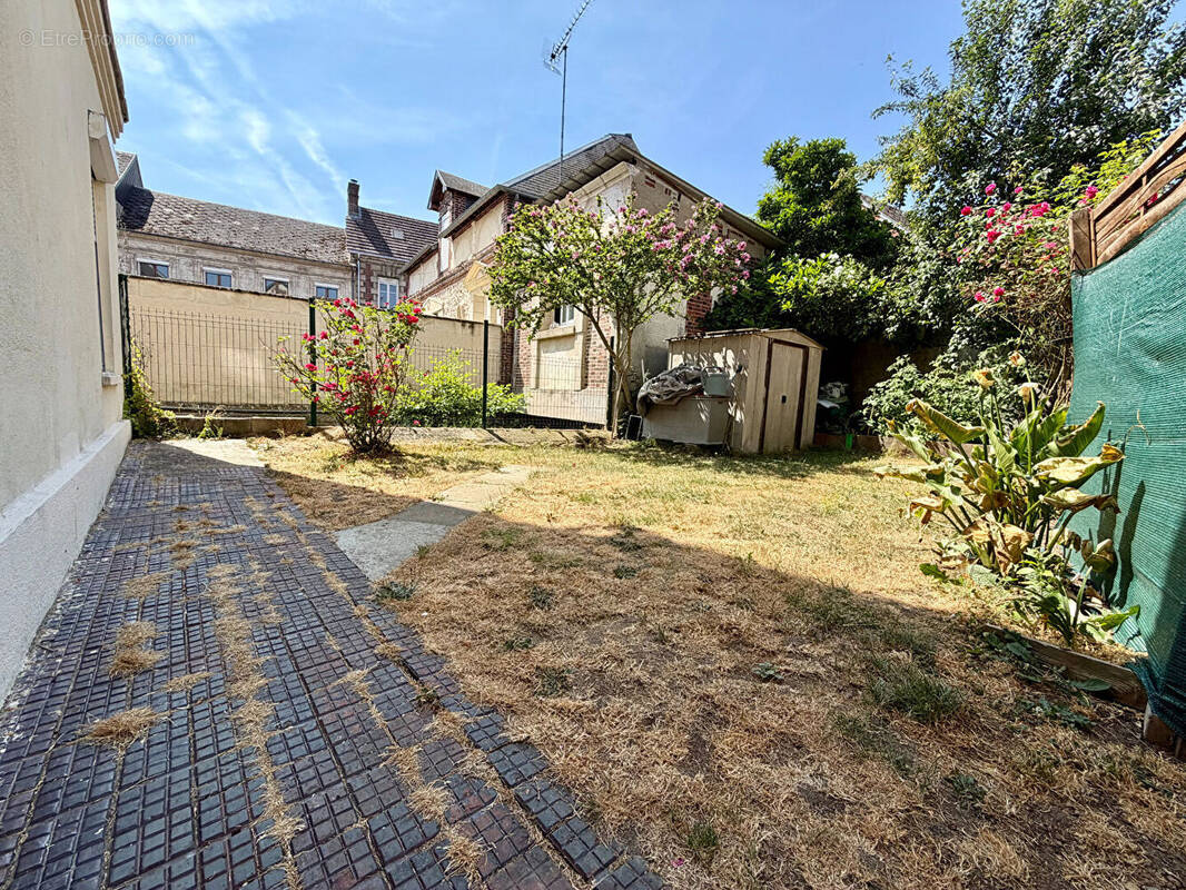 Appartement à DAMVILLE
