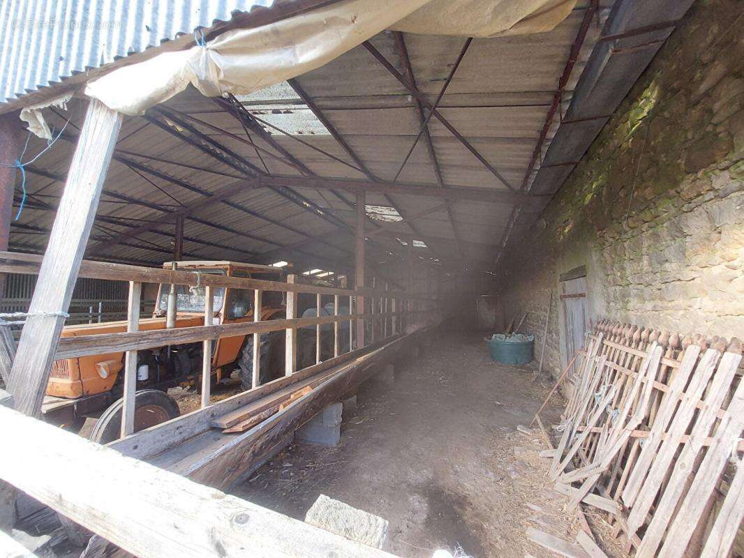 Maison à SAINT-LAURENT-EN-BRIONNAIS