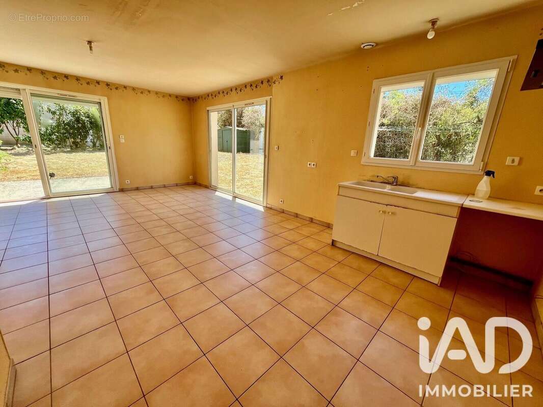 Maison 113 m² à Fleure  - photo 8