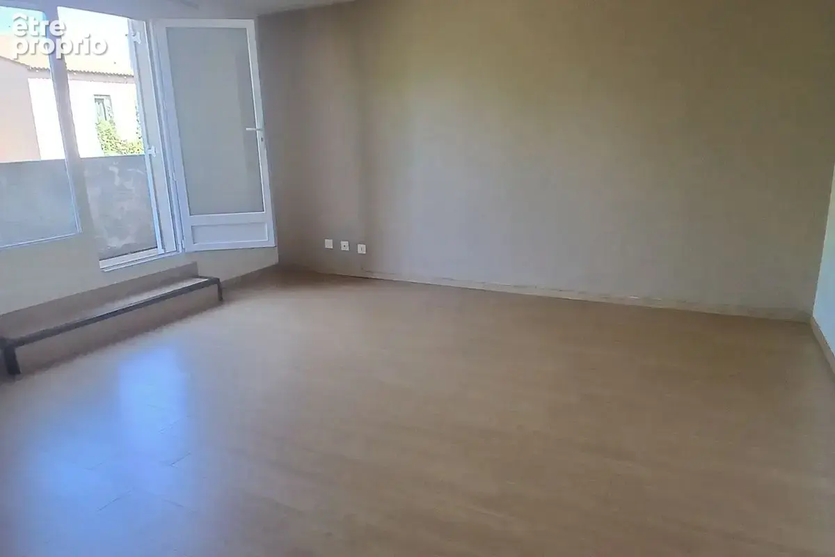 E00610030L Spacieux T2 de 55 m² avec bacon et terrasse de 12m² en 2ième et dernier étage - photo 2
