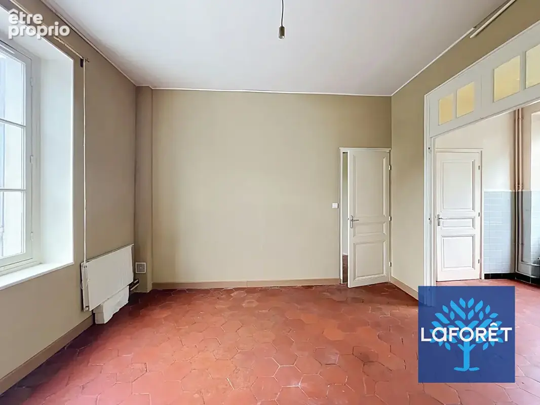 MAISON CERNY de 3 pièces, dépendance, garage, porche, cave voutée. - photo 10
