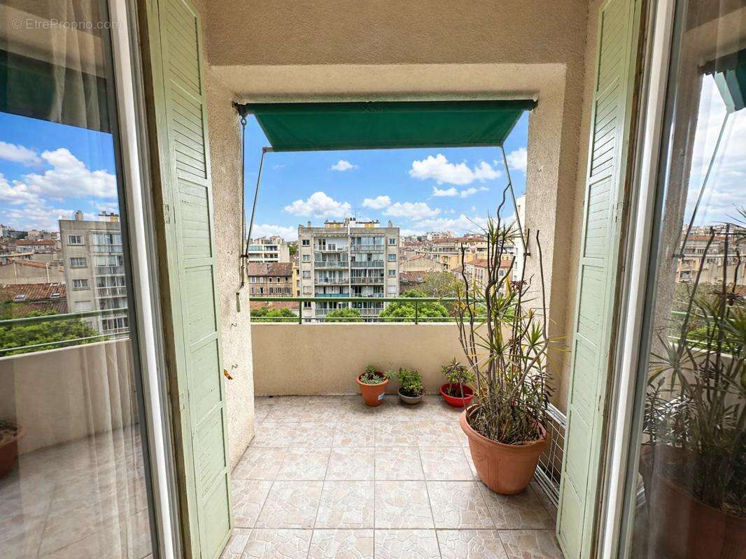 Appartement à MARSEILLE-4E
