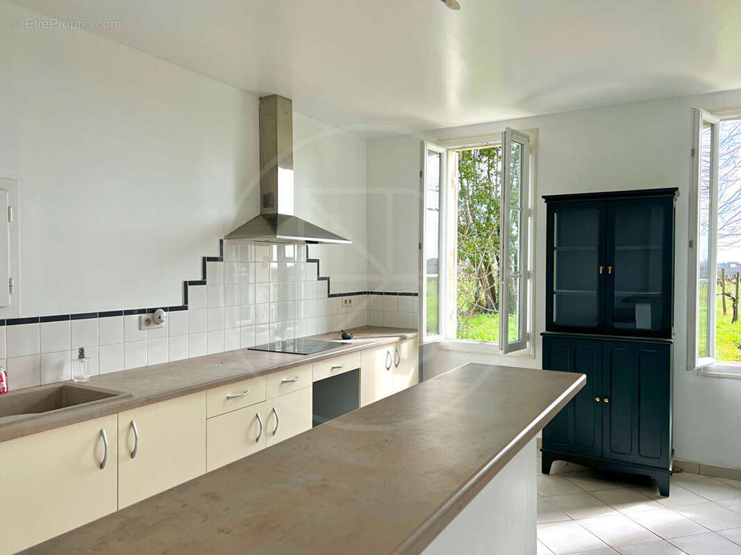 Maison à SAINT-EMILION