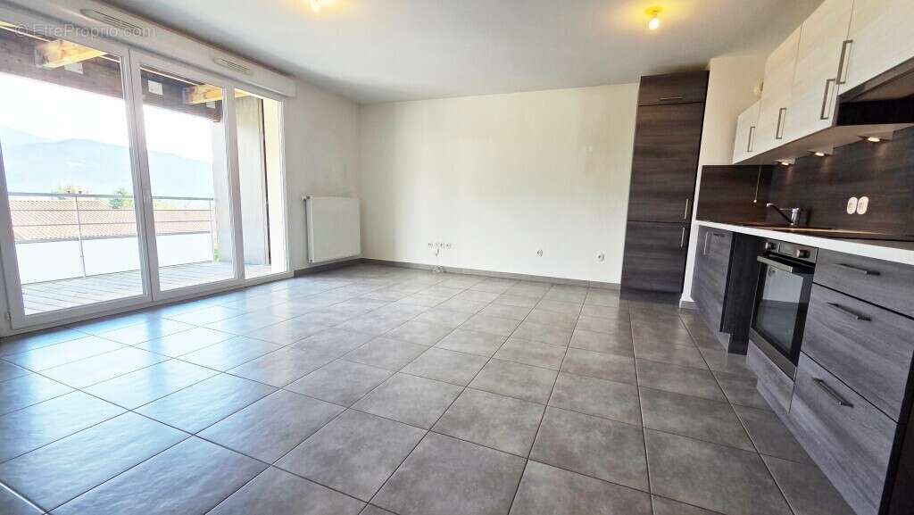 Appartement à SAINT-ISMIER