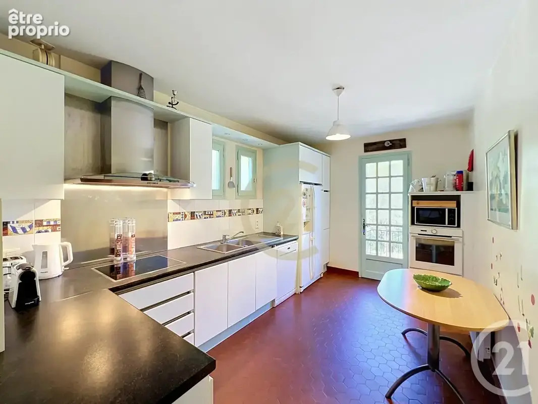 Maison 9 pièces 265 m² à vendre à Bagnols-Sur-Ceze (30200) - photo 7