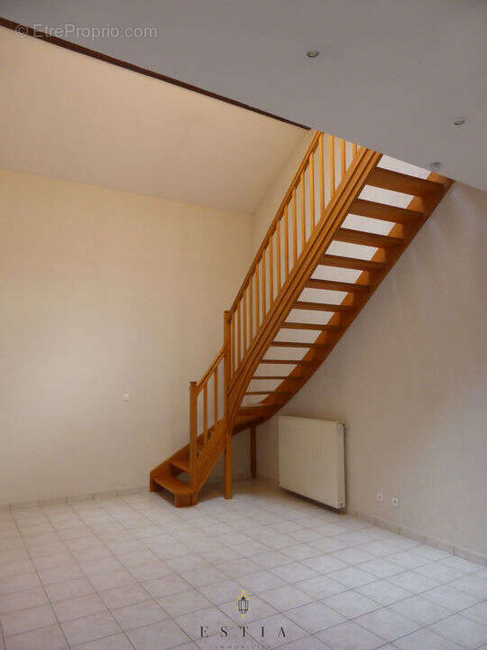 Appartement à LAY-SAINT-CHRISTOPHE