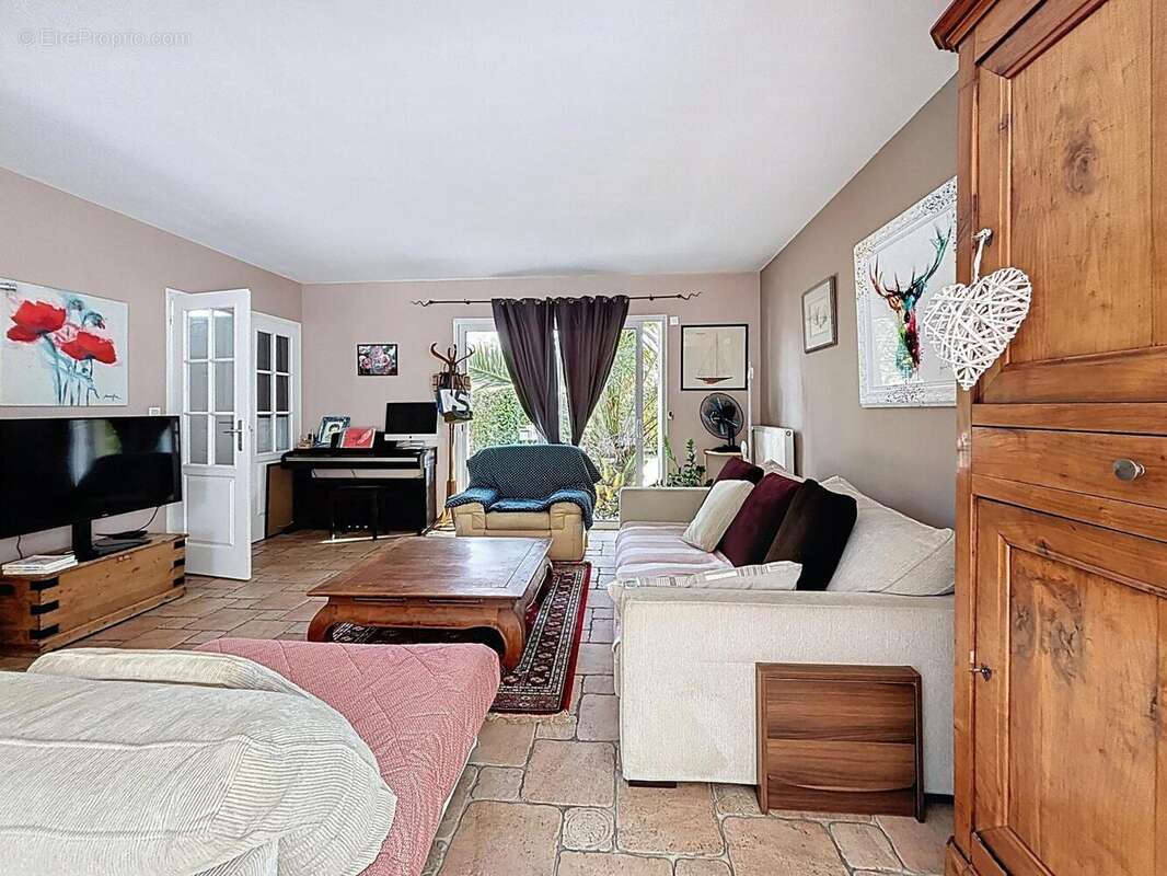 Maison 160 m² à Saint-Cyr-Sur-Loire  - photo 2