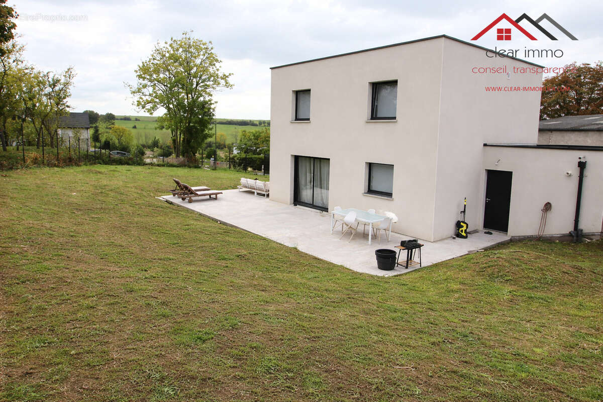 Maison à ORNY