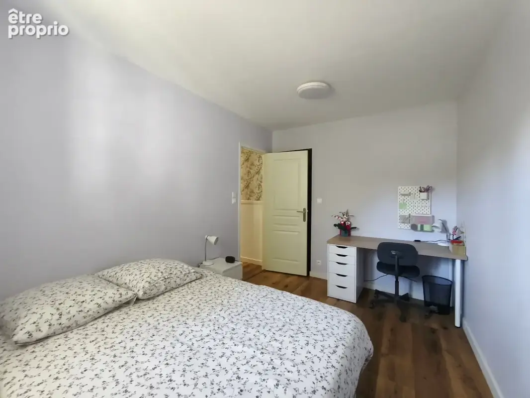 Maison de plain pieds à vendre - centre ville de Surgères - photo 10
