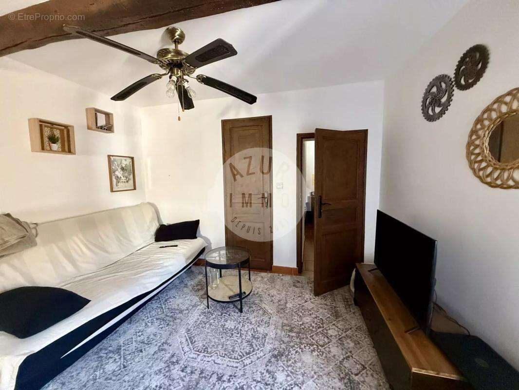 Appartement à ROQUEVAIRE