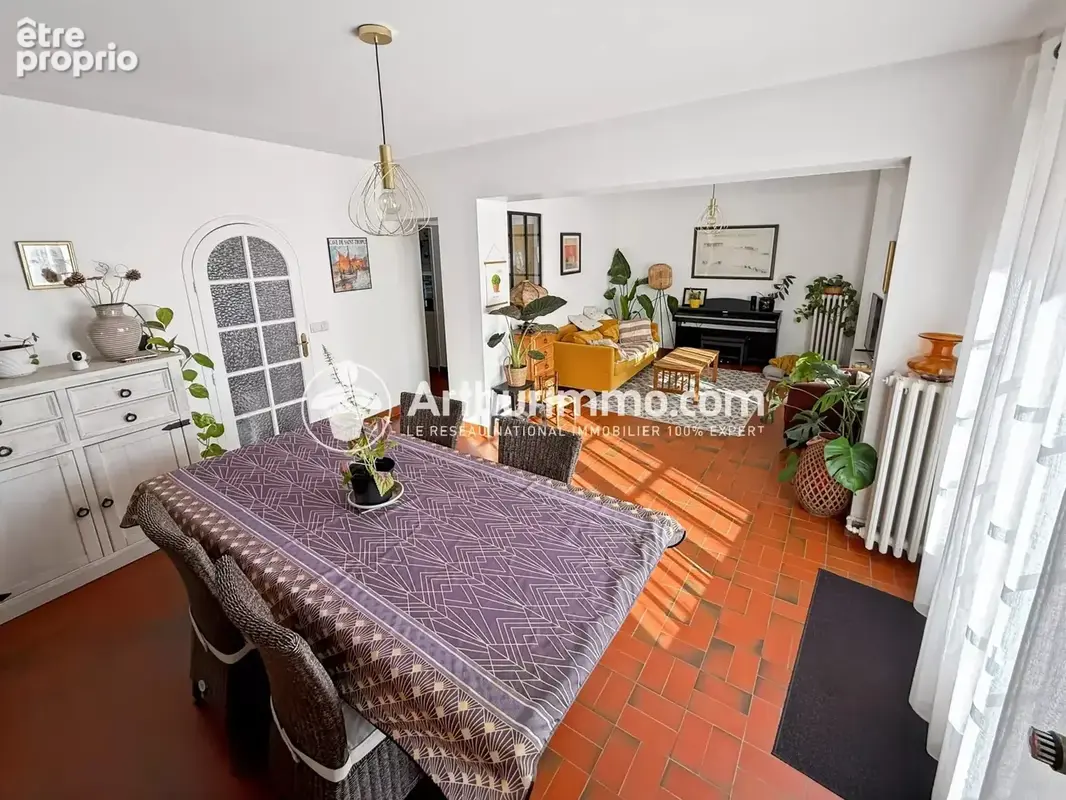 Maison de 5 pieces avec sous-sol et dependances - photo 4