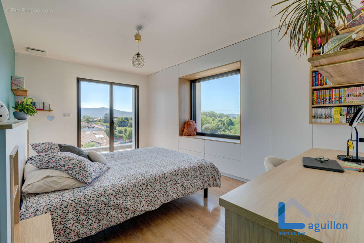 Propriété de prestige avec piscine et 2 studios indépendants à Hendaye - photo 11