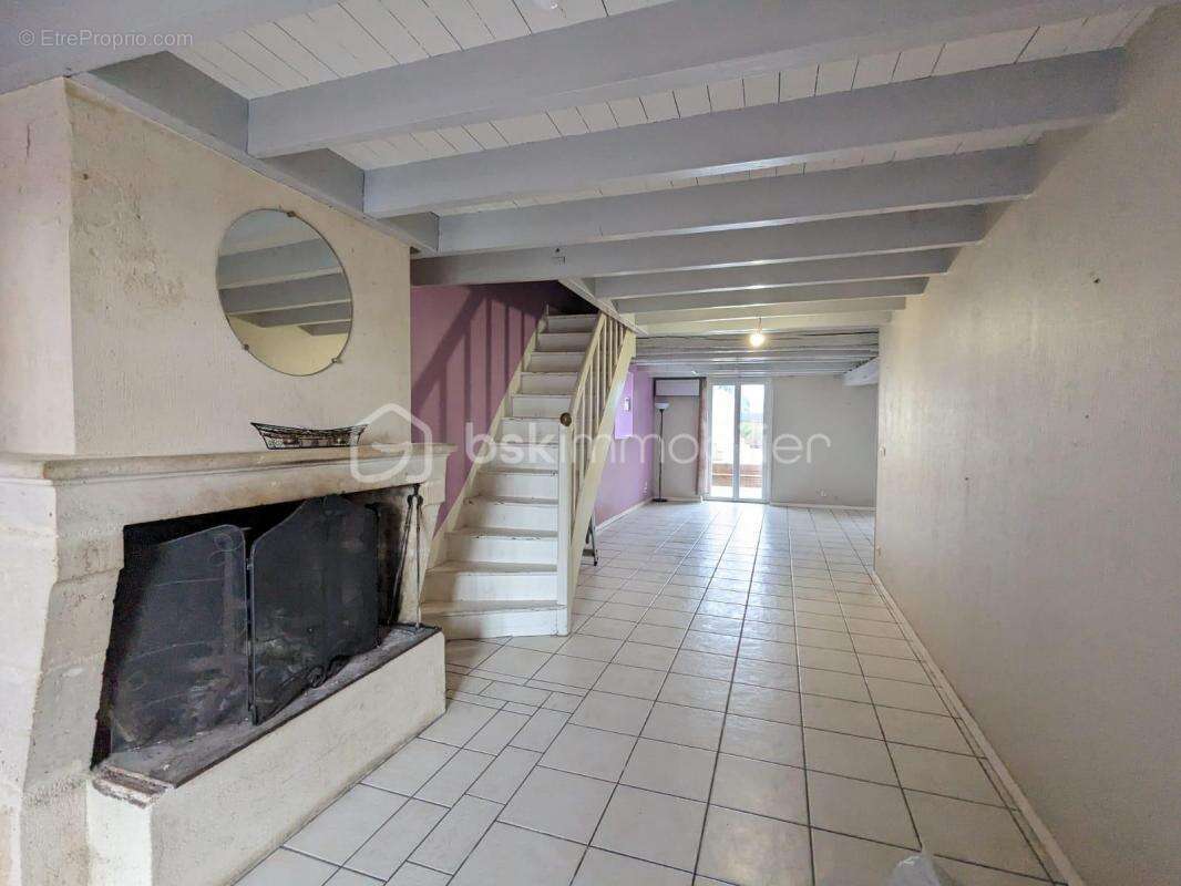 Maison à CADILLAC-EN-FRONSADAIS