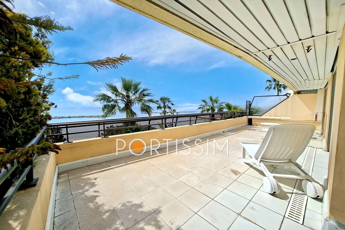 Appartement à SAINT-LAURENT-DU-VAR