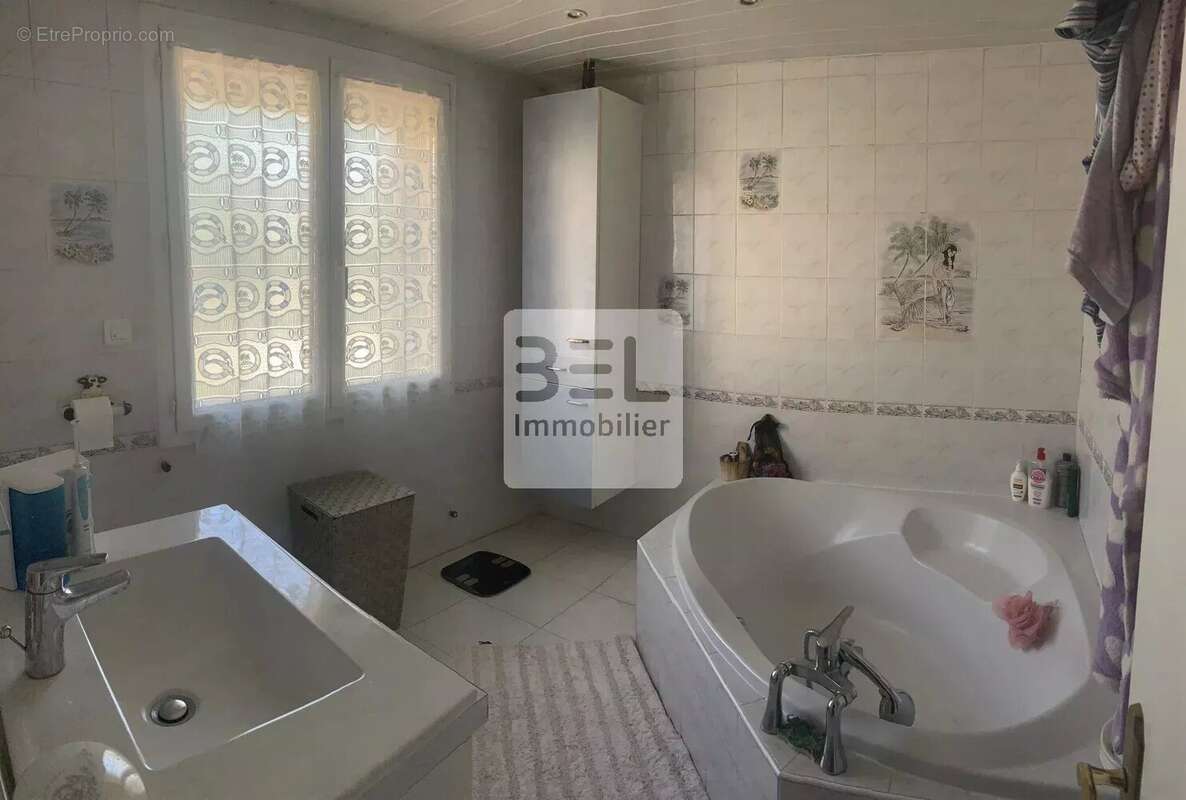 Maison à BAGNOLS-SUR-CEZE