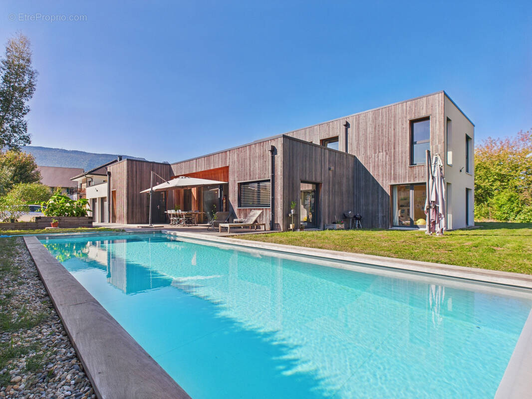 Maison à VIVIERS-DU-LAC