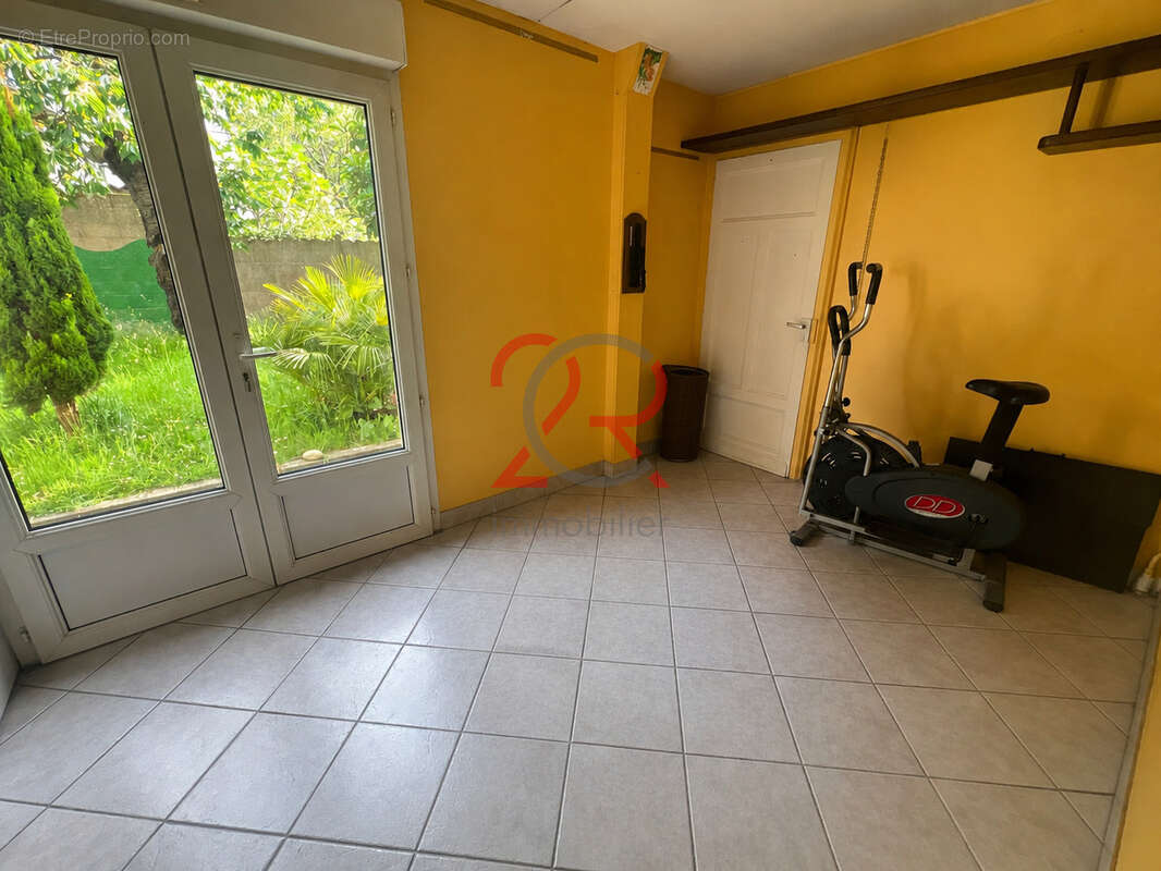 Maison avec espace T2 aménagé, jardin plein Sud et garage - photo 8