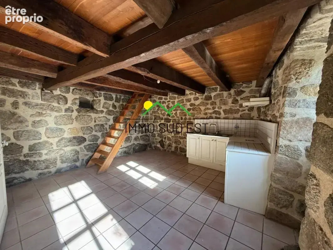 Maison 4 pièces de 75 m² habitables avec une partie à rénover sur une parcelle de terrain de 762 m² - photo 4